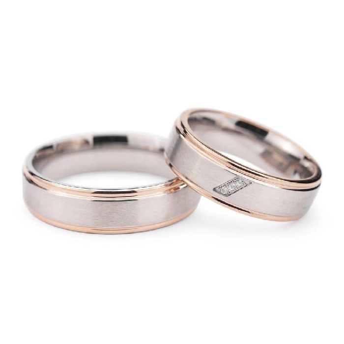 Золотые обручальные кольца с бриллиантами "VMA 131"