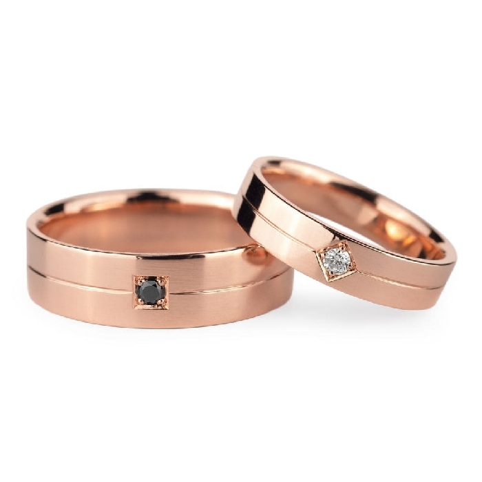 Золотые обручальные кольца с бриллиантами "VMA 136"
