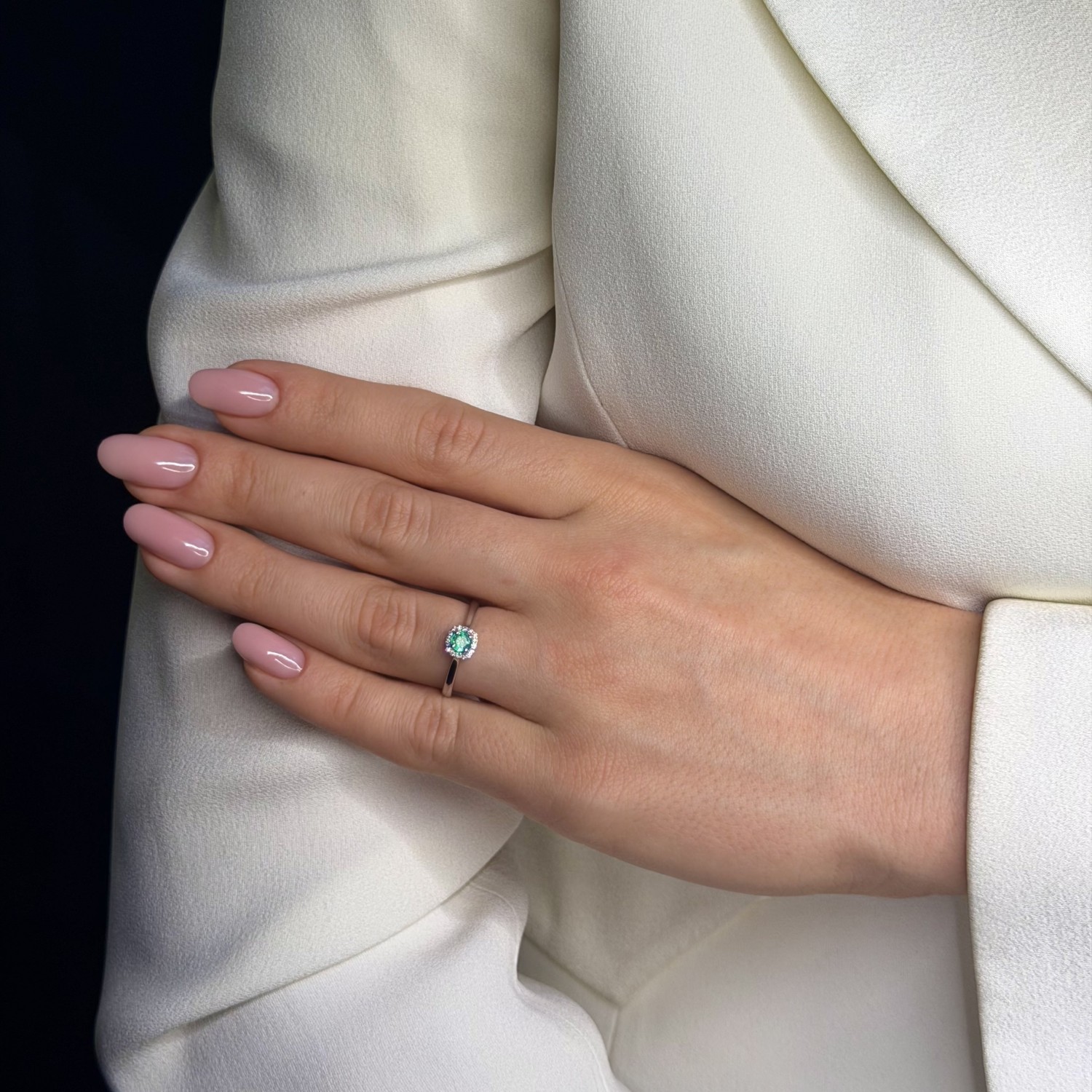 Saderināšanās gredzens ar dārgakmeņiem "Smaragds 96"