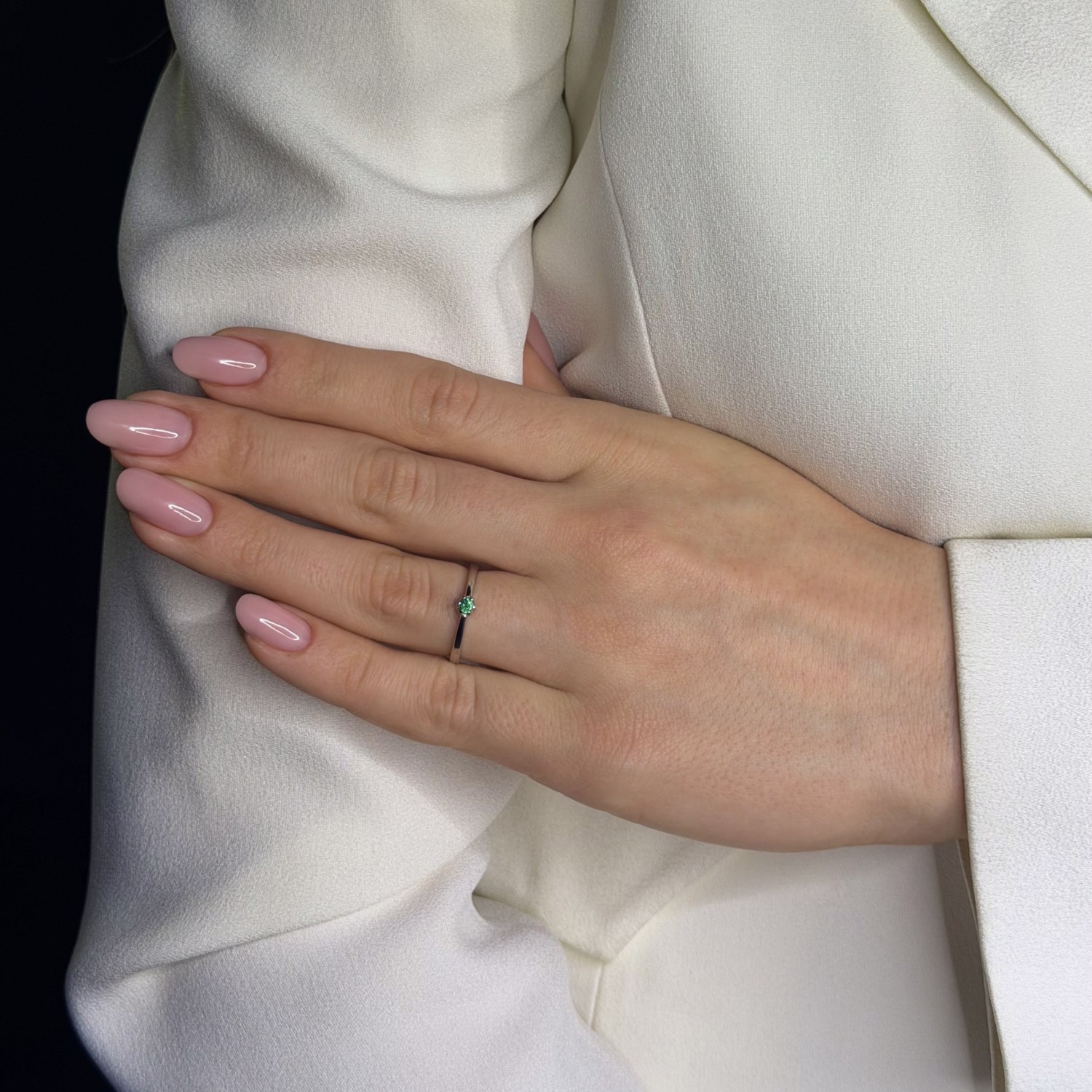 Помолвочное кольцо с драгоценными камнями "Изумруд 5"