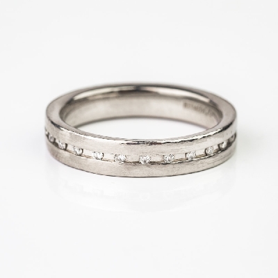 Помолвочное кольцо с Бриллиантами "Алмазная полоска 11"