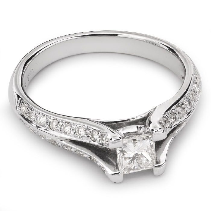 Помолвочное кольцо с алмазами "Принцесса 30"