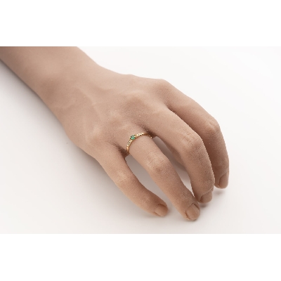 Помолвочное кольцо с драгоценными камнями "Изумруд 47"