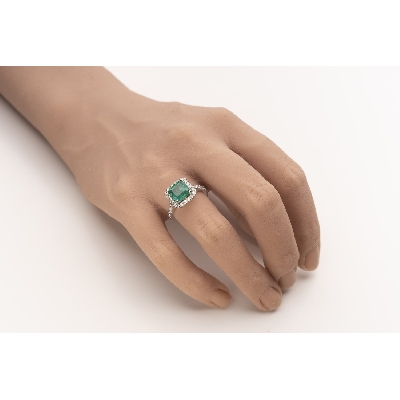 Помолвочное кольцо с драгоценными камнями "Изумруд 52"