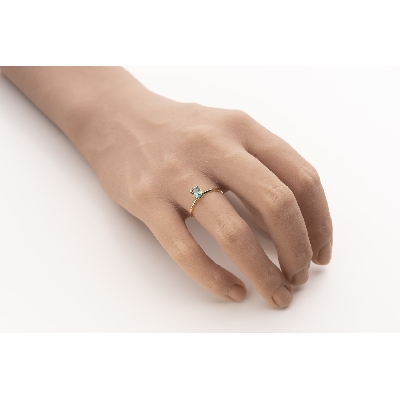 Помолвочное кольцо с драгоценными камнями "Изумруд 43"