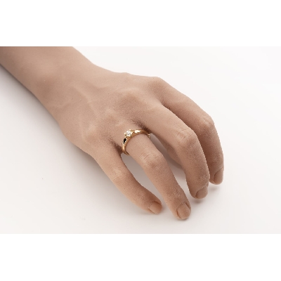 Золотое кольцо с  Бриллиантом "В объятиях любви 102"