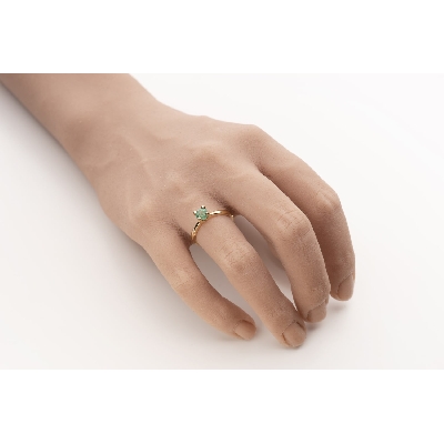 Помолвочное кольцо с драгоценными камнями "Изумруд 30"