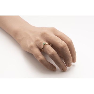 Помолвочное кольцо с драгоценными камнями "Изумруд 61"