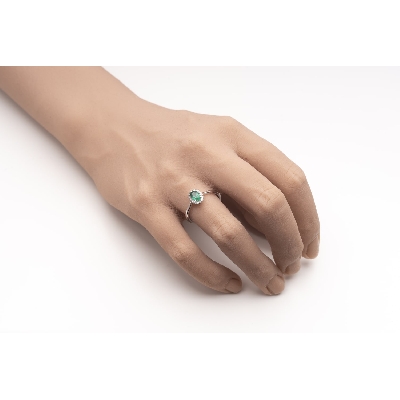 Помолвочное кольцо с драгоценными камнями "Изумруд 69"